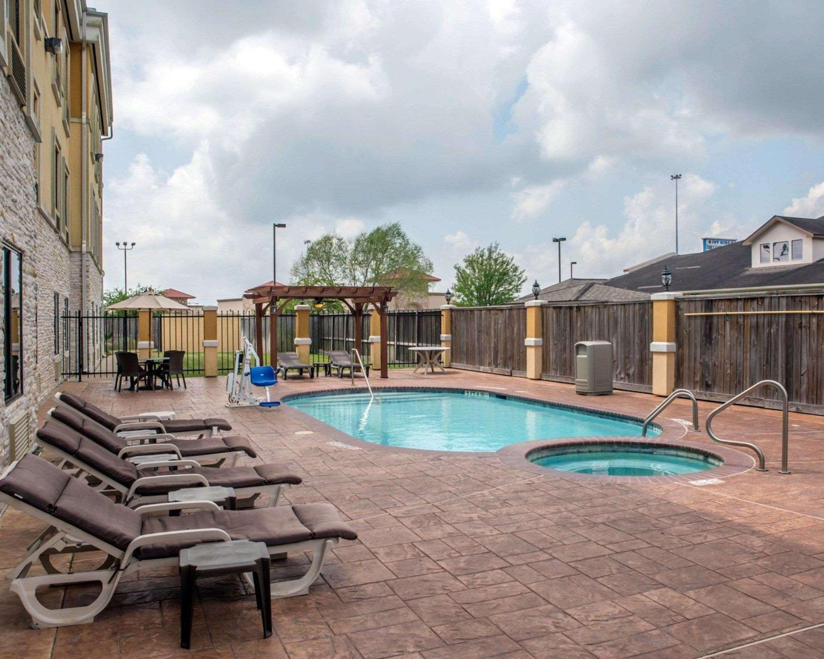 Sleep Inn & Suites Pearland - Houston South Exterior photo